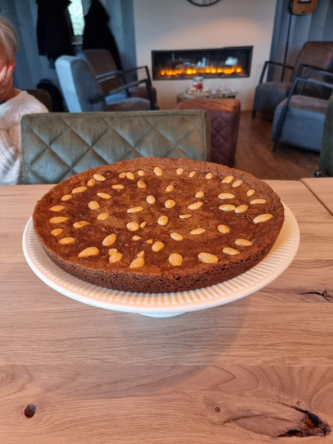 Heerlijke geur van vers gebakken gevulde speculaas, en met elkaar pepernoten Bingo. 